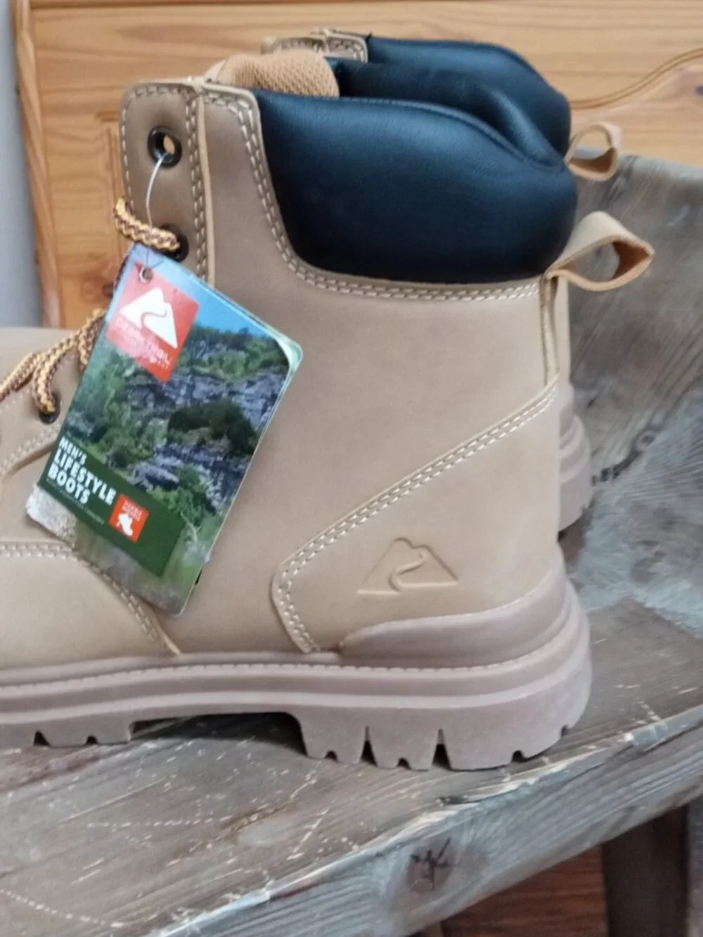 New Ozark Trail Men's Size 11 Suede Boots NEW!